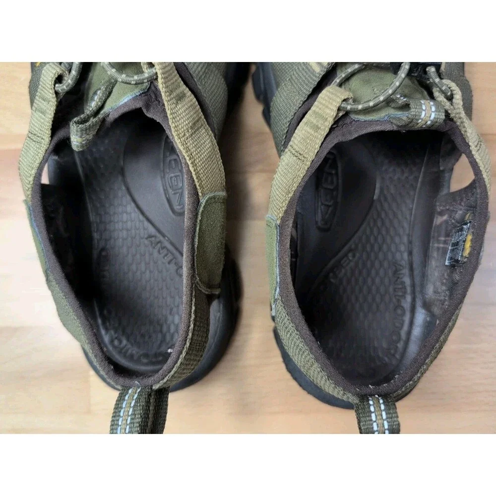 Mens KEEN Newport H2 Sandals in Green Size 8.5